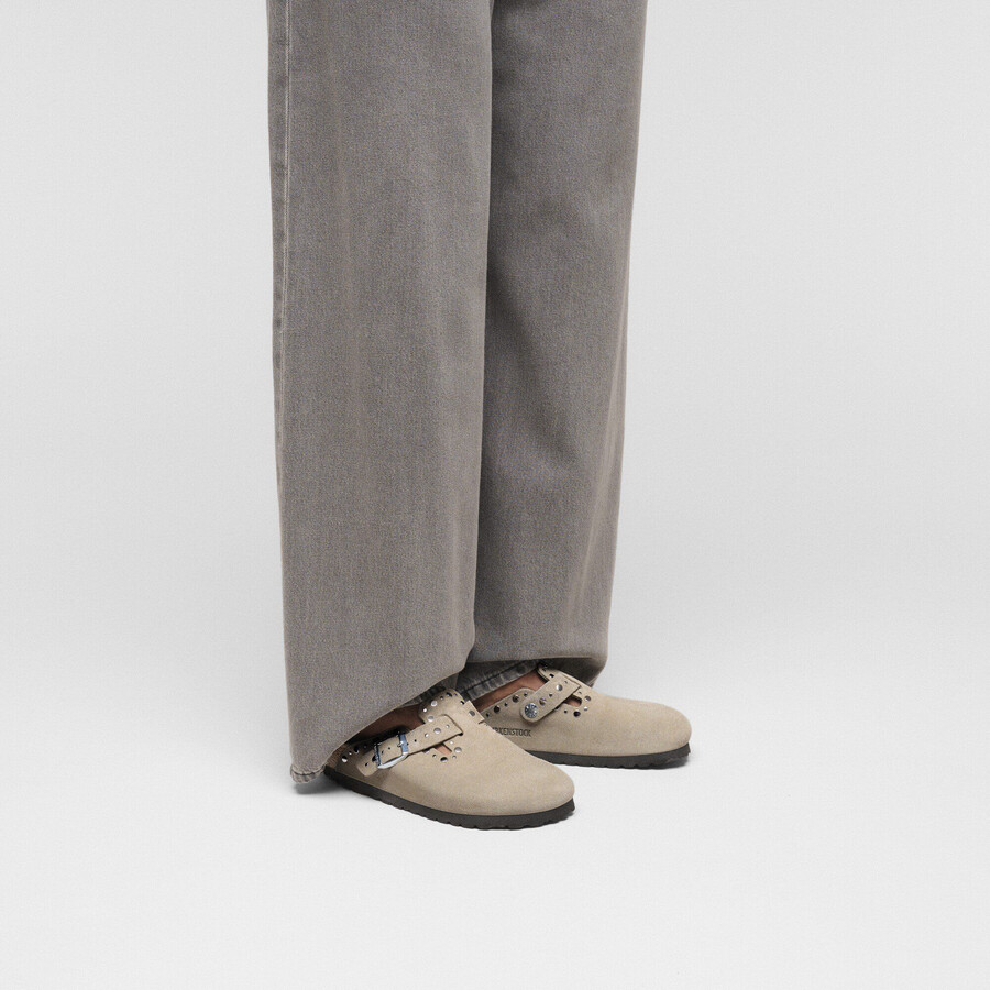 boston rivet suede leather