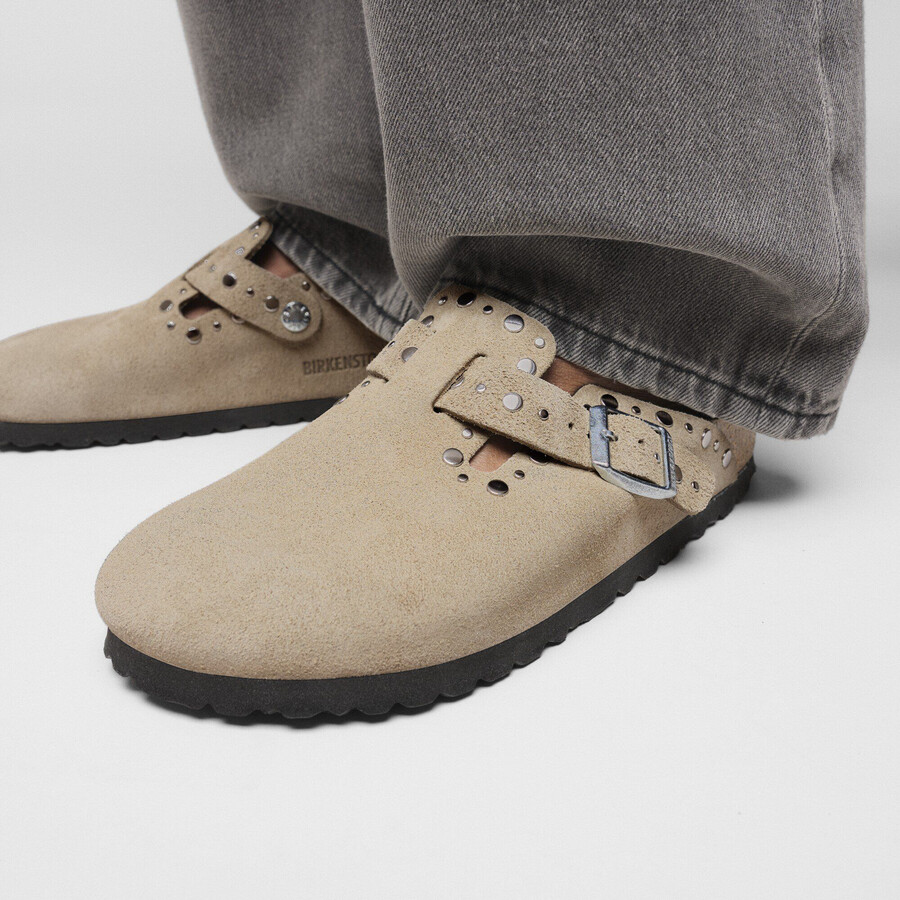 boston rivet suede leather